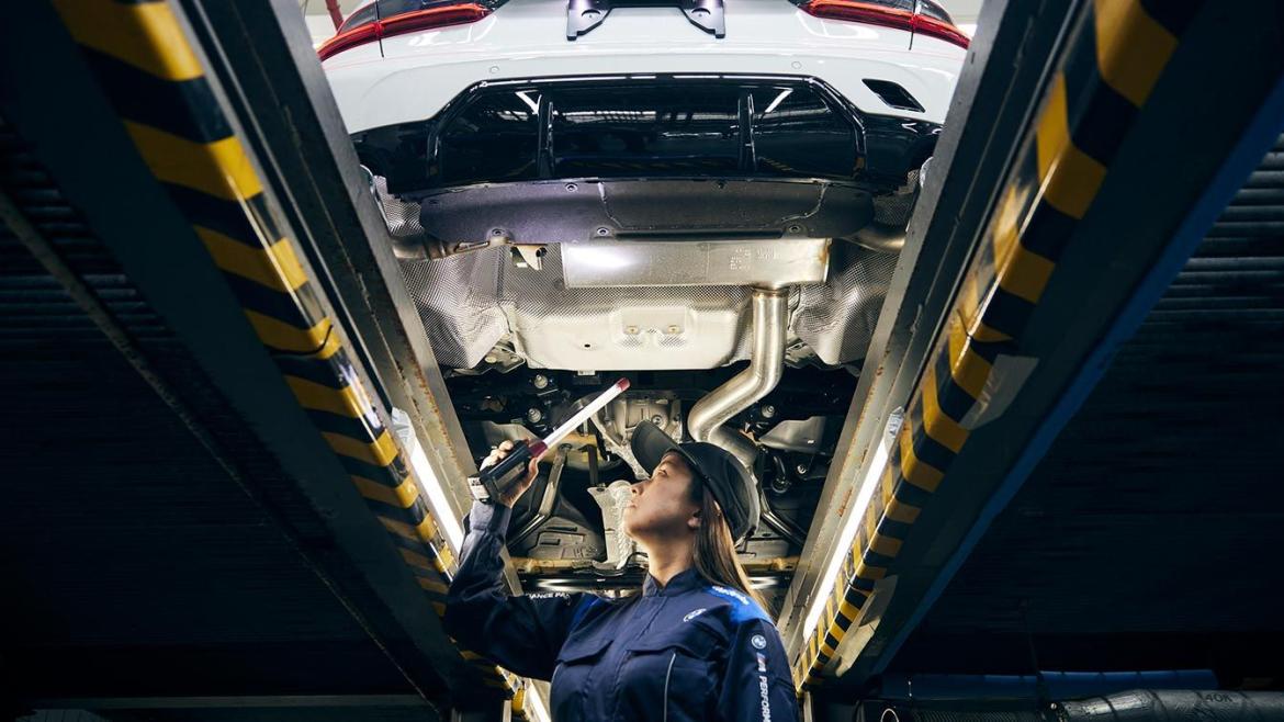 BMW車がお客様に届くまで